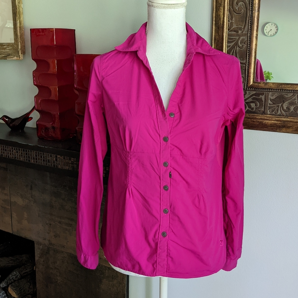 Mountain Hardwear Womens 6 Button Front Fuchsia Hiking LongSLV Top ZipPocket 131